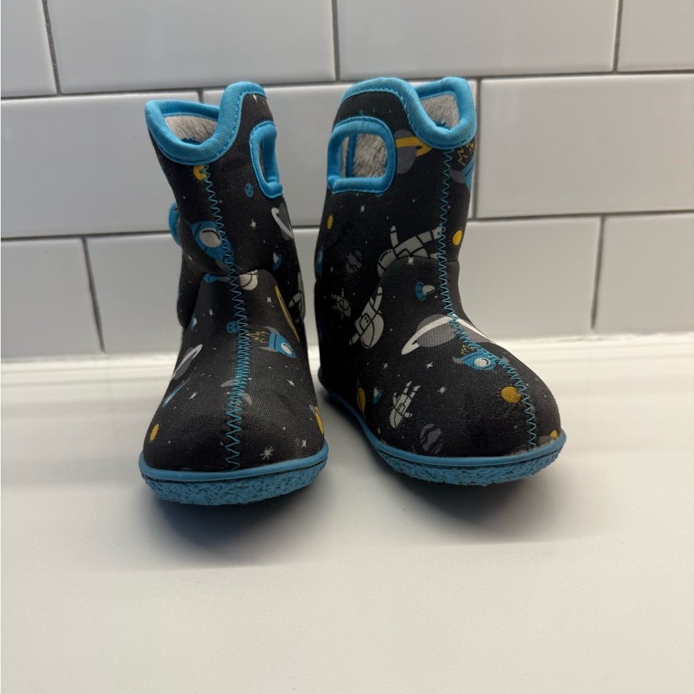 Bogs Space Adventure Kids Boots - Black and Blue toddler size 6